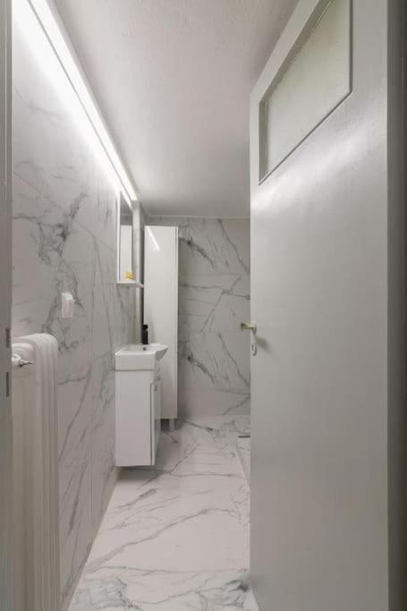 Fully Renovated 1 Bedroom Condo Athens Luaran gambar